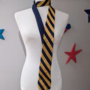 Tommy Hilfiger Silk Tie. EUC.